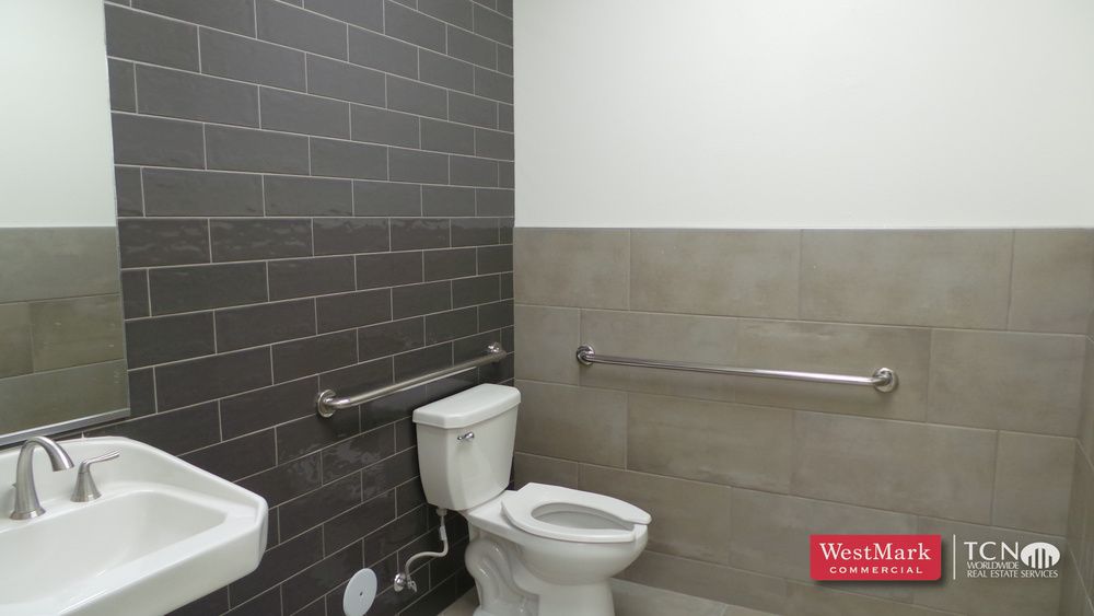 Office Condo for Sale or Lease: 5424 19th Street Suite 402, Lubbock, TX 79407